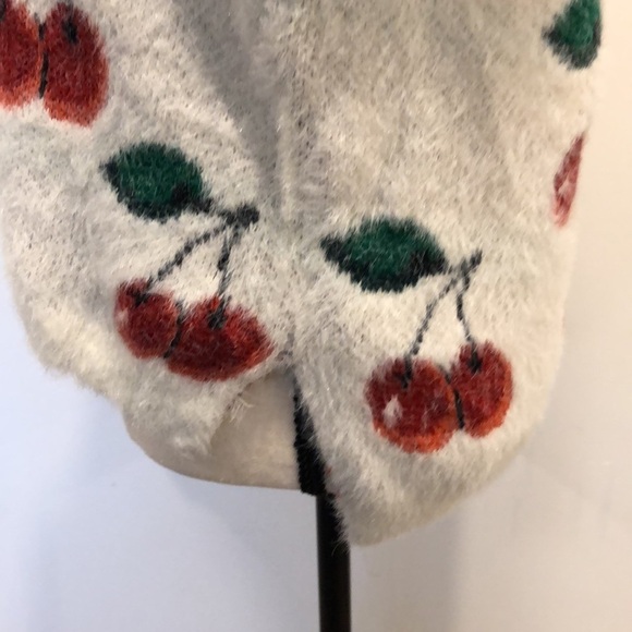 Shrinking violet sweater cherry white fluffy soft SZ  XS - Picture 4 of 9